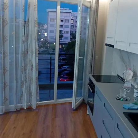 Beachside Modern In * Golem (Tirana)